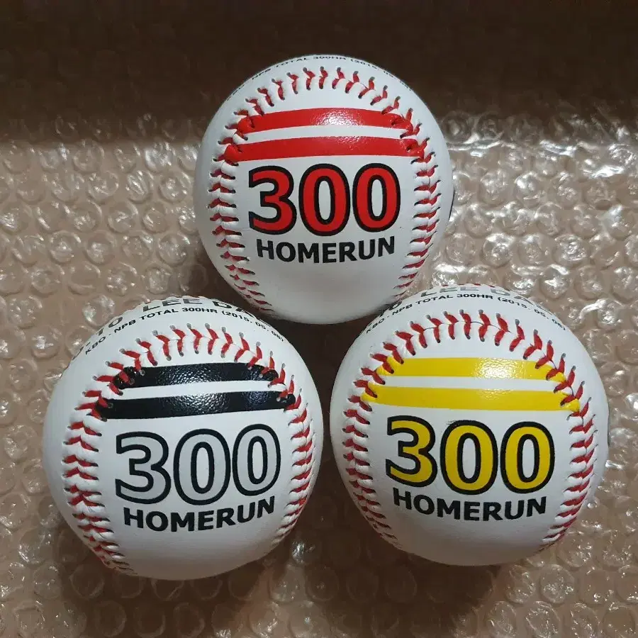 KBO 이대호 한일 통산 300홈런 기념구 세트 (인쇄싸인)