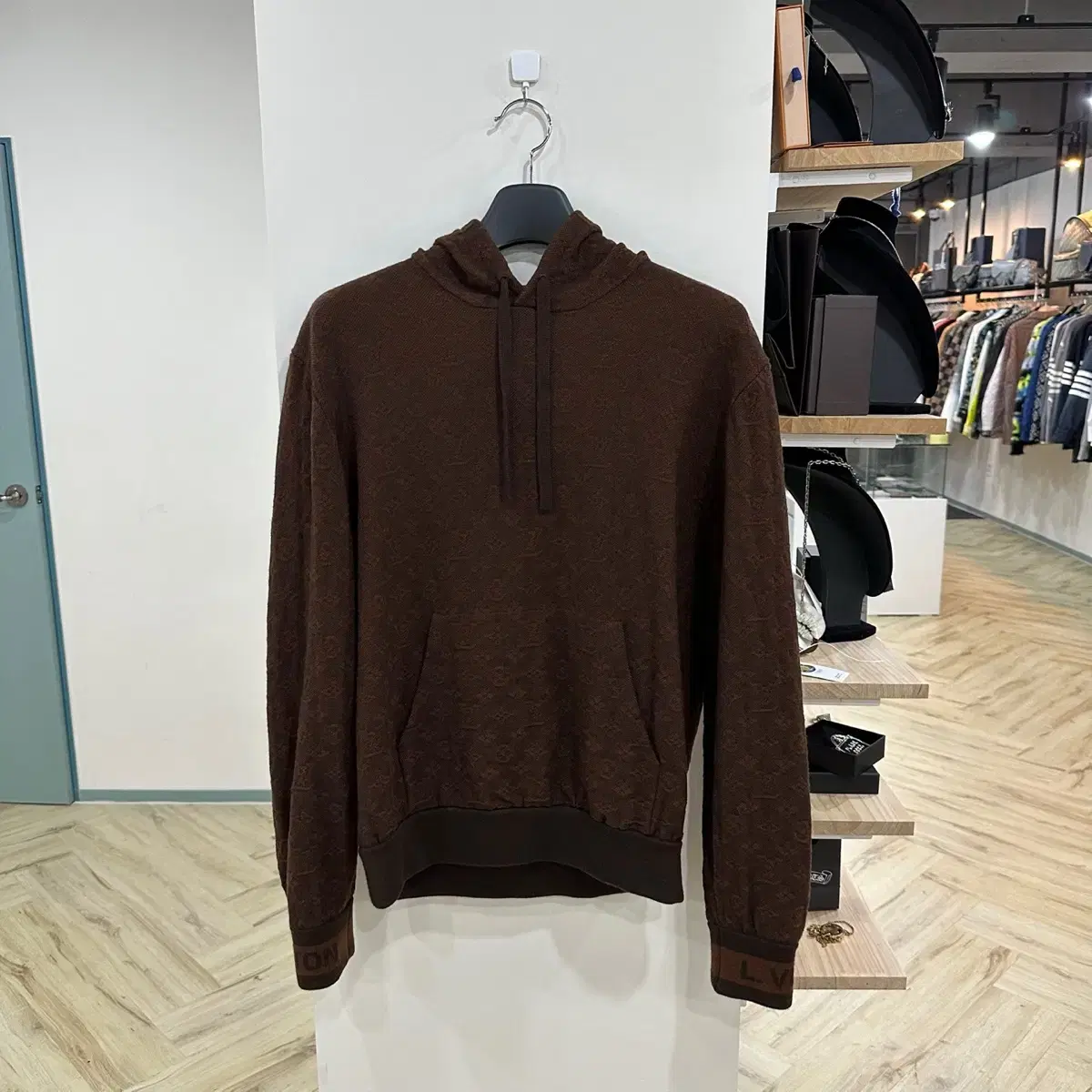 [M] Louis Vuitton hoodie