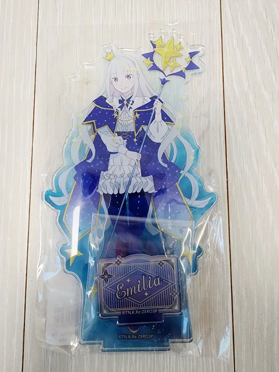 Lizero Emilia 2024 birthday acrylic stands