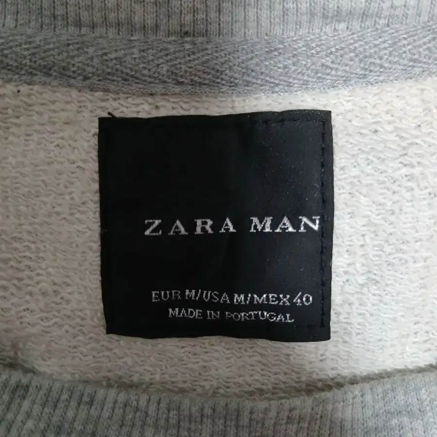 ZARA MAN.  중세 유화 T