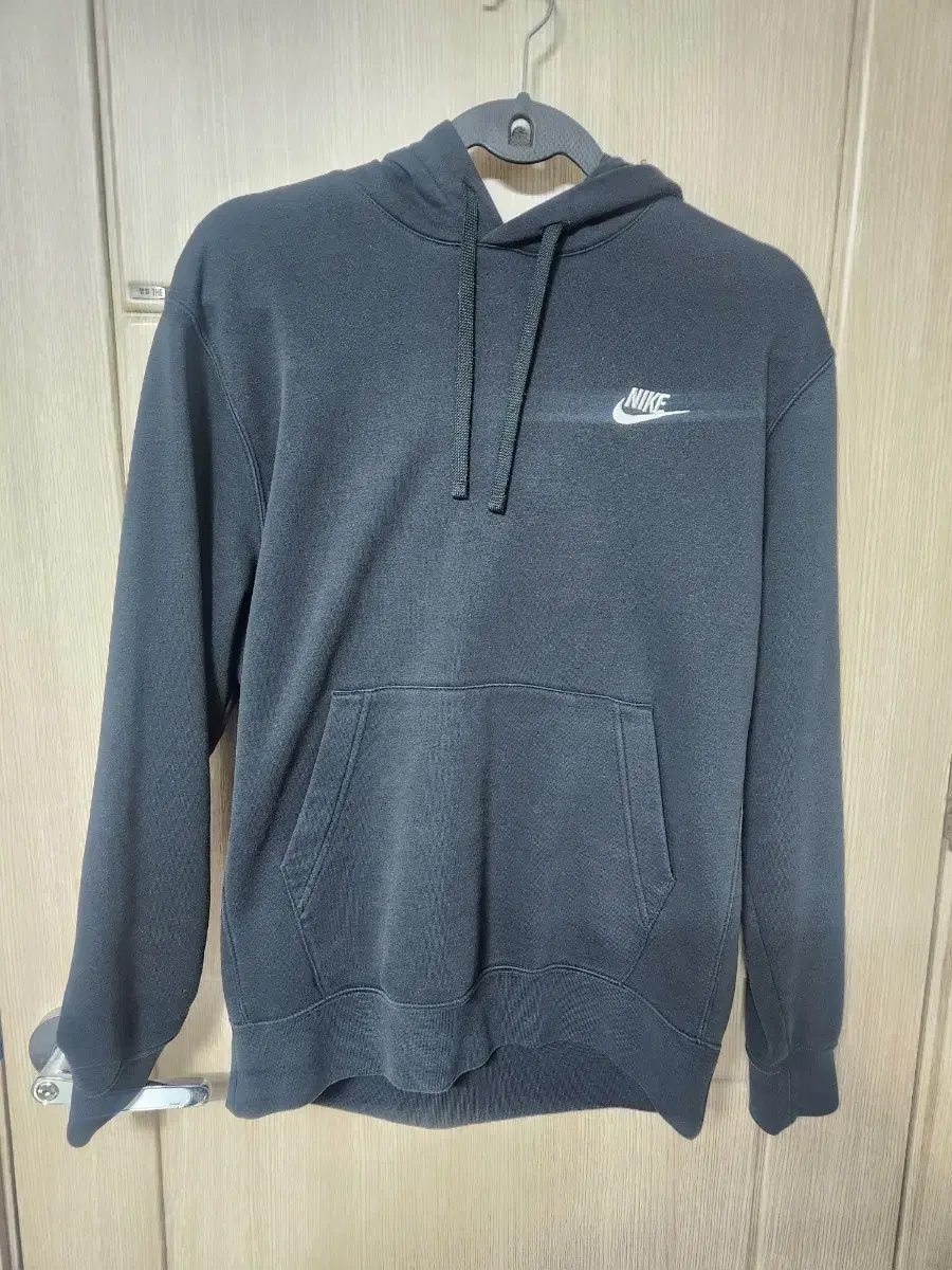 nike hoodie sells 95