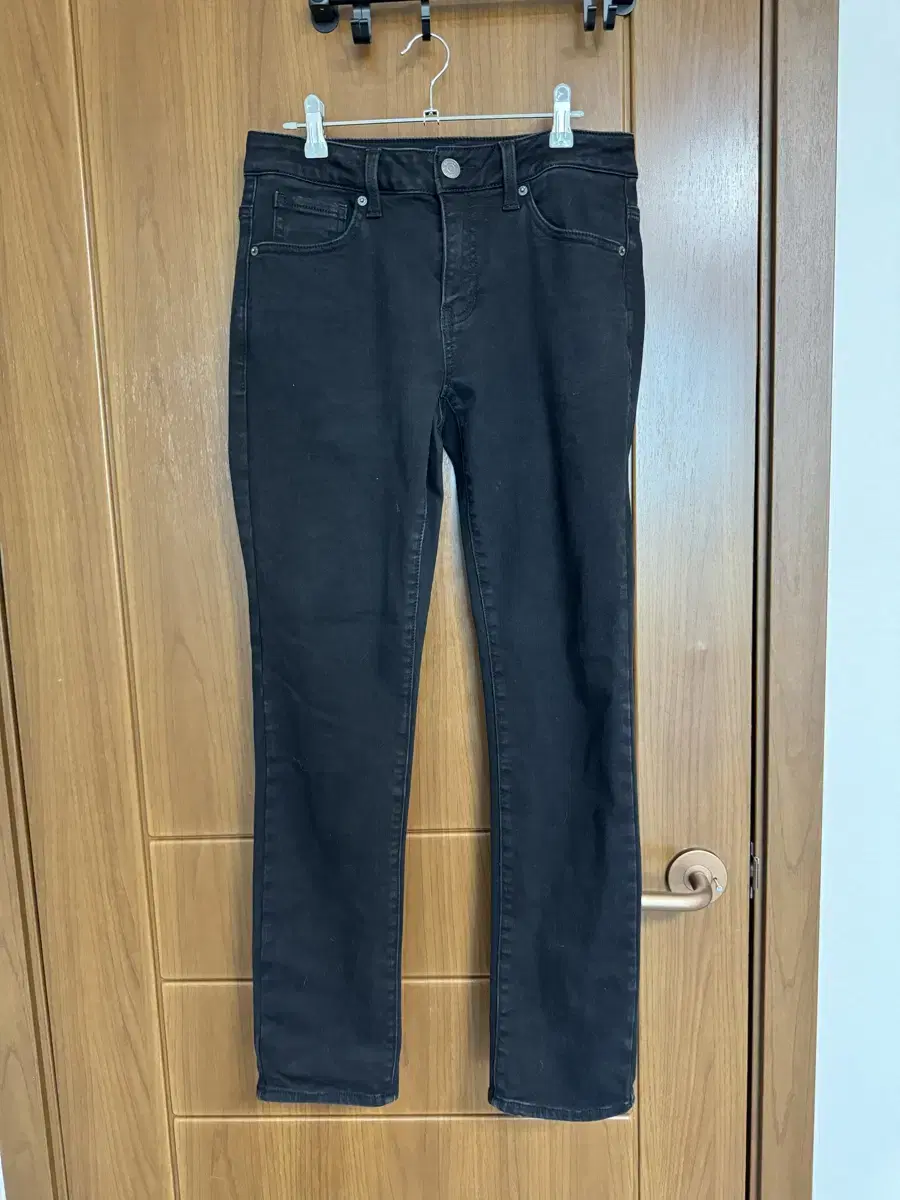 Geth Black Jean Slim Straight Fit