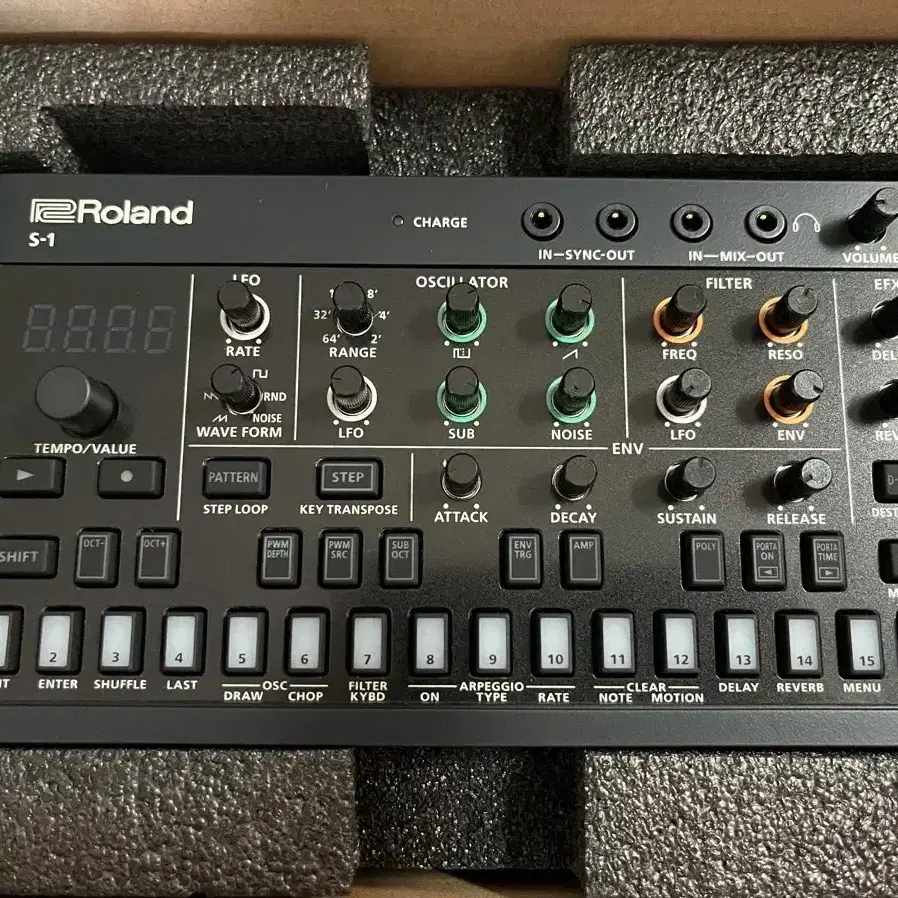 Roland AIRA Compact S-1 & T-8 & E-4