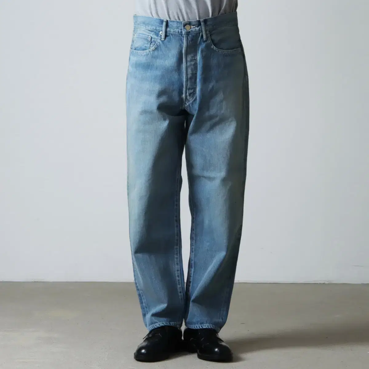 [1] Graf Paper Selvedge Denim 5-Pocket Tapered Jin Light Faded