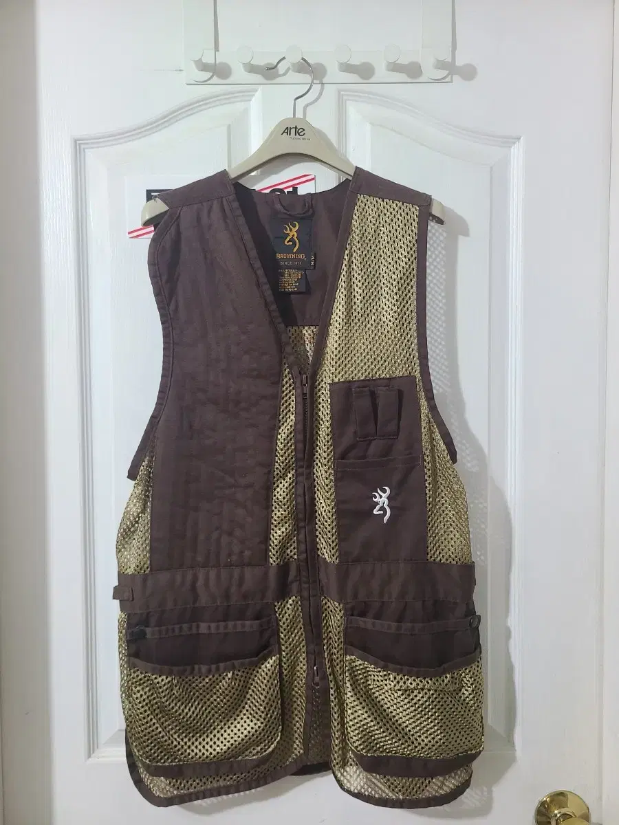 Browning Hunting Vest [Brown Color] [Size M]