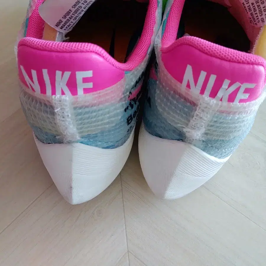 NIKE  OffㅡWHITE 베어퍼스트릿 250