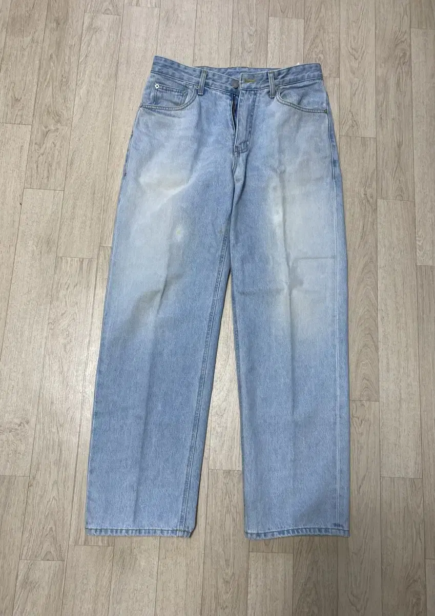 In-the-Row Denim Bleach 2 sizes