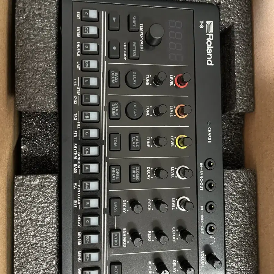 Roland AIRA Compact T-8