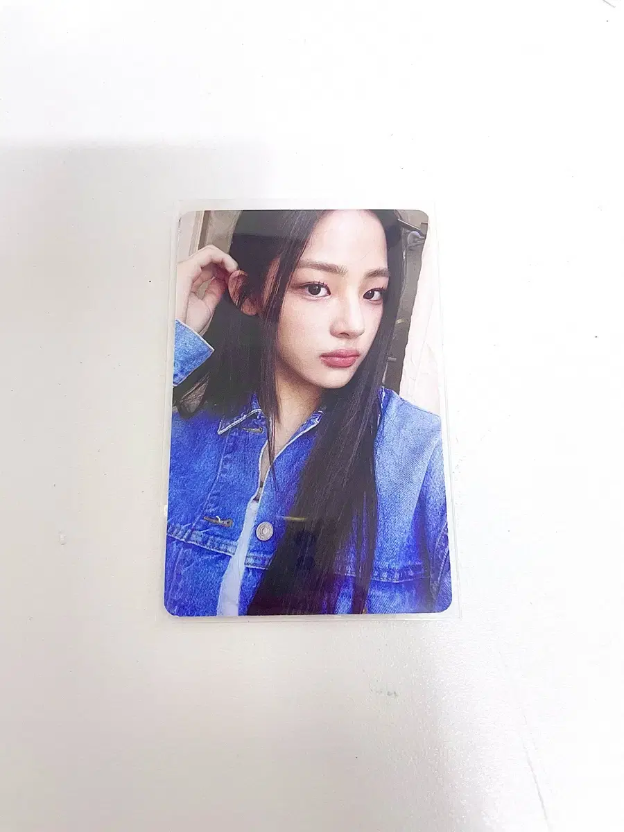 Minji photocard Sharing