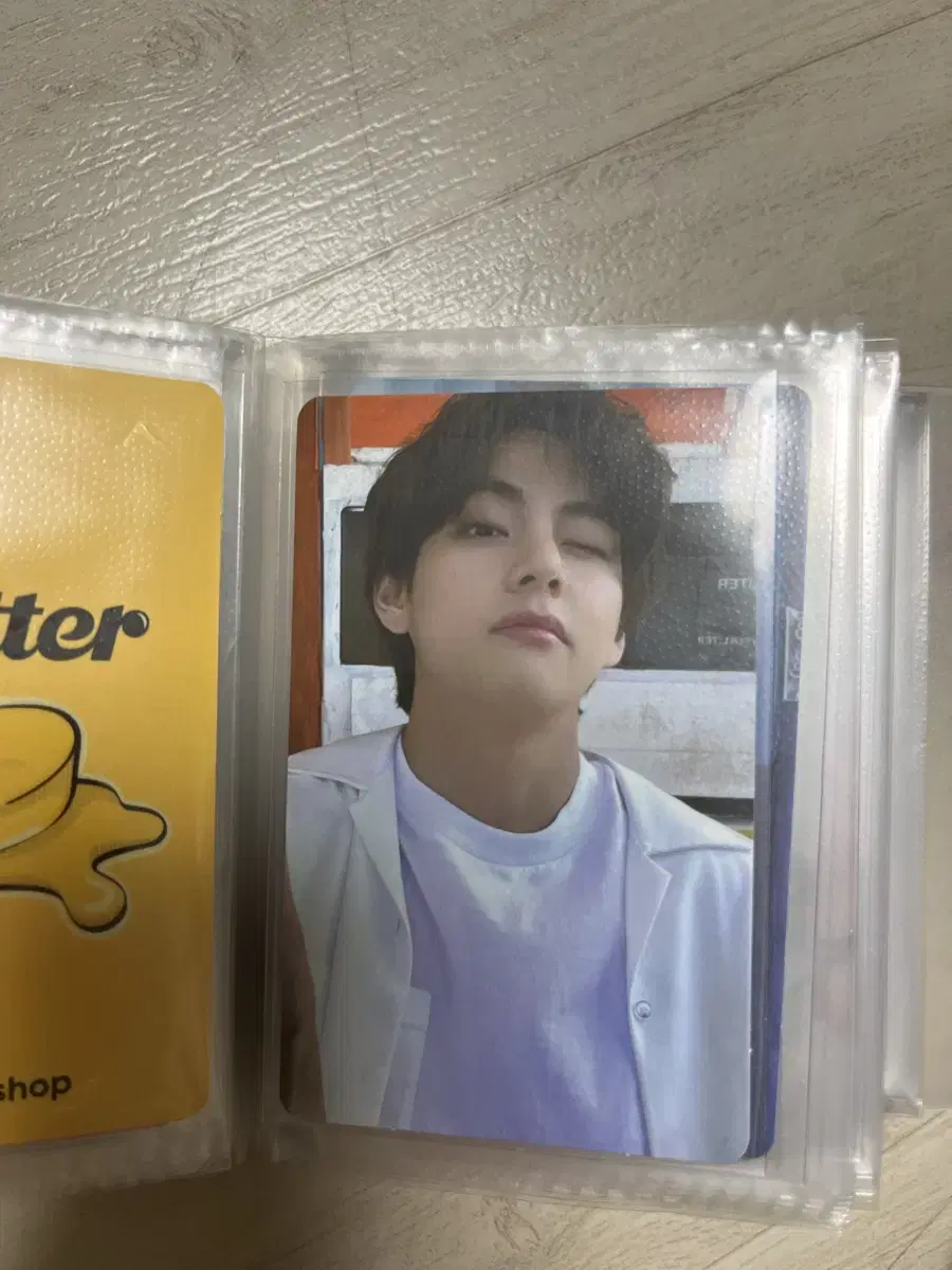 Butter pre-order benefit v Taehyung