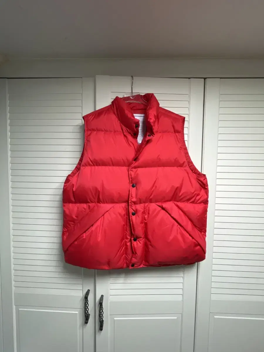 Blackout Down Vest Puffer Vest L