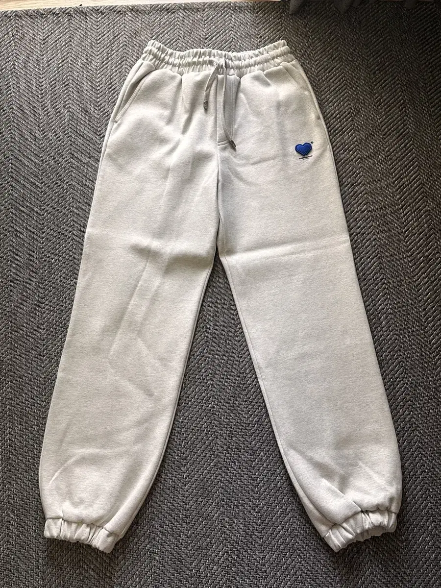 Error Twin heart logo sweatpants A1