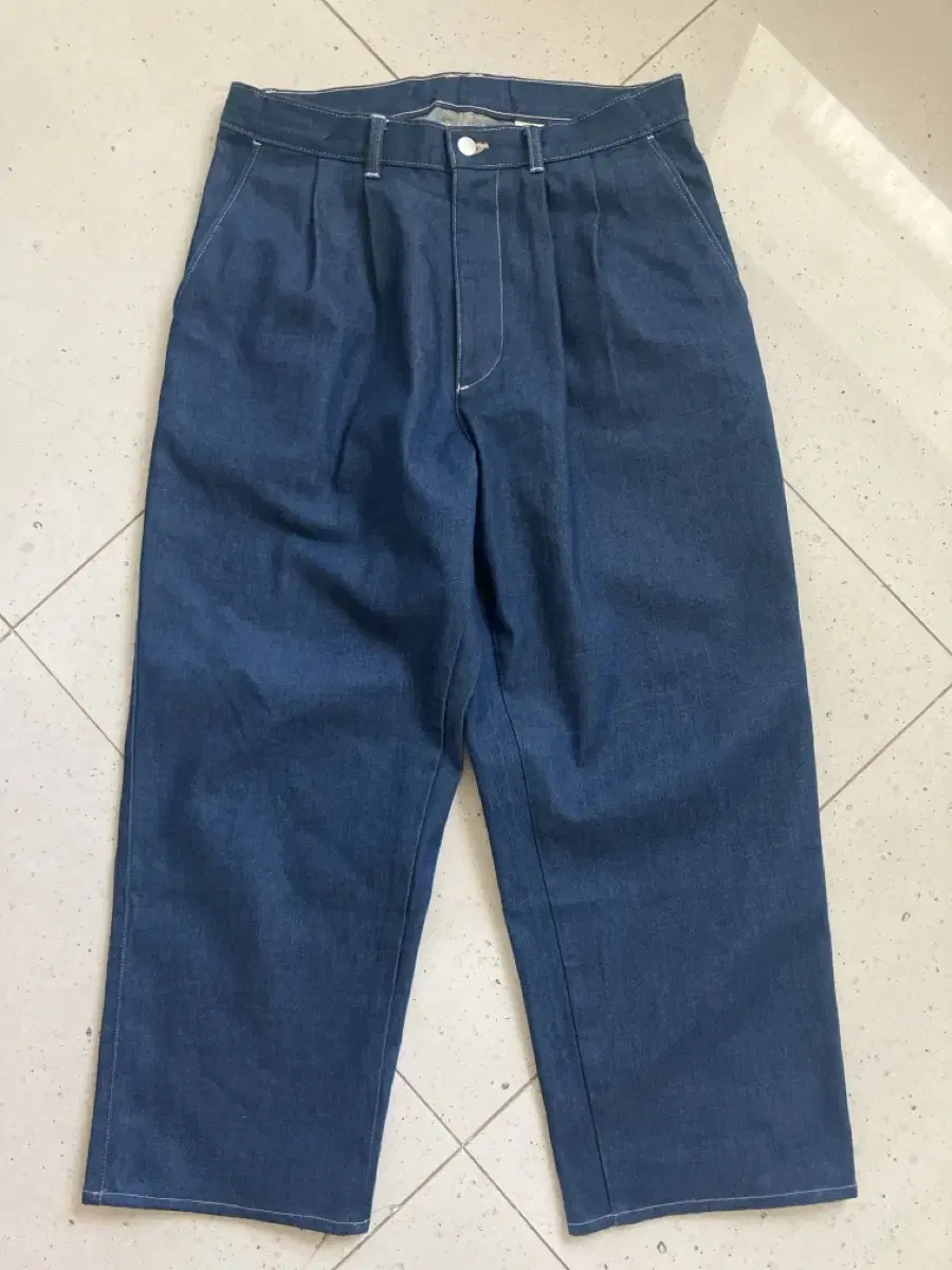 [32] E.TAUTZ Two-Tuck Denim Pants