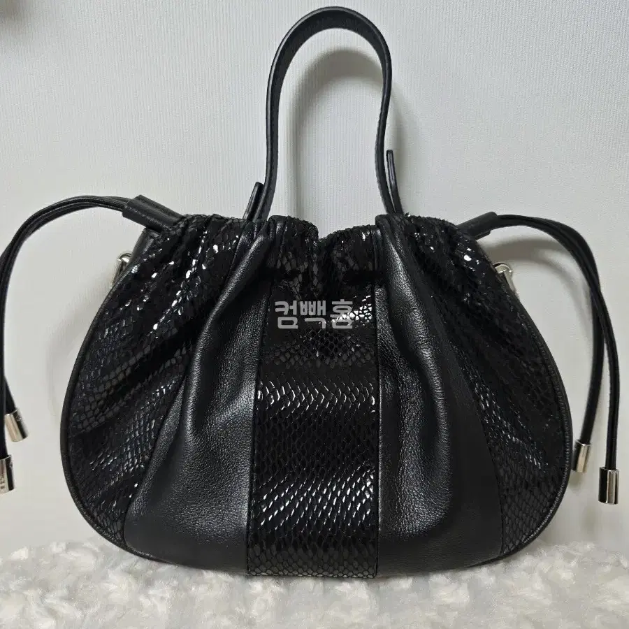 위위[OUIOUI] LEGU HOBO_ DOUBLE BLACK