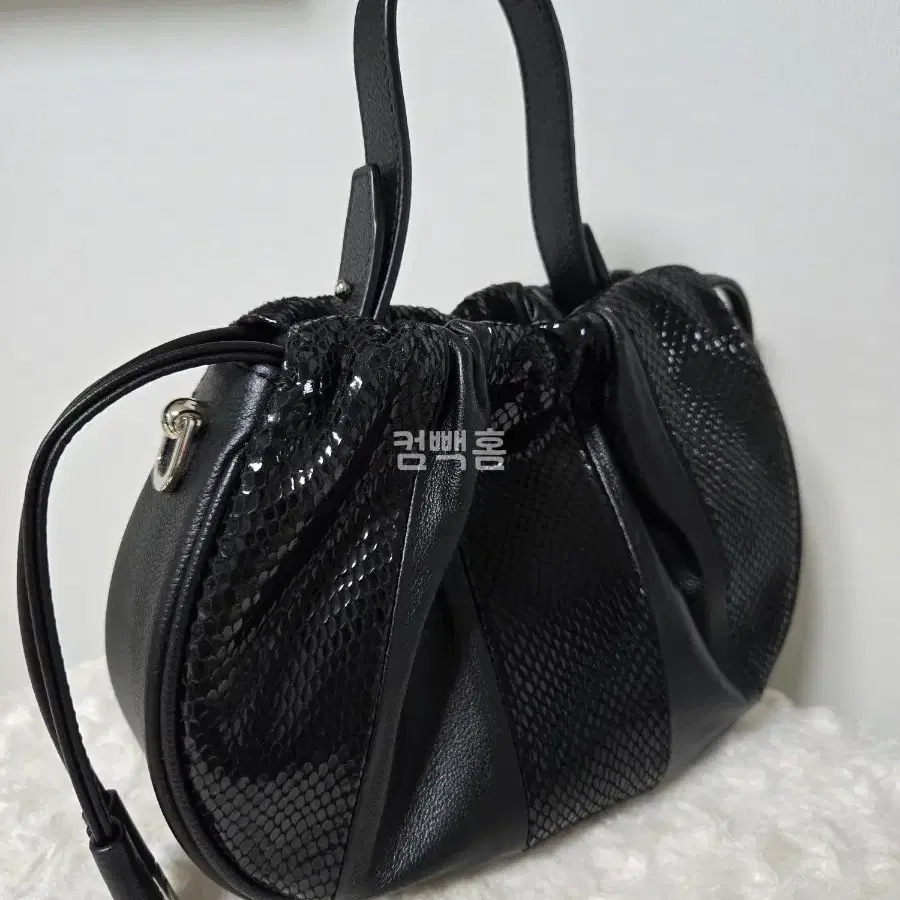 위위[OUIOUI] LEGU HOBO_ DOUBLE BLACK