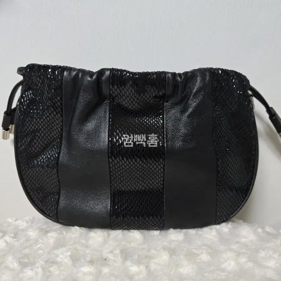 위위[OUIOUI] LEGU HOBO_ DOUBLE BLACK