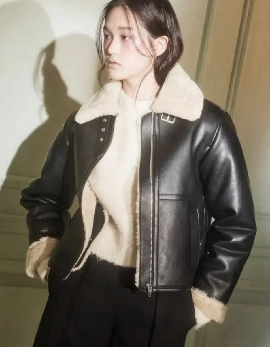 구호플러스 Signature Shearling Faux Leather J