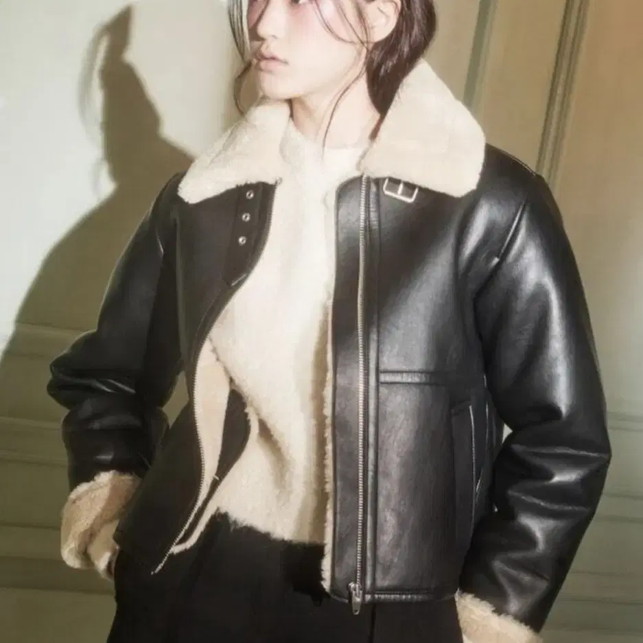 구호플러스 Signature Shearling Faux Leather J