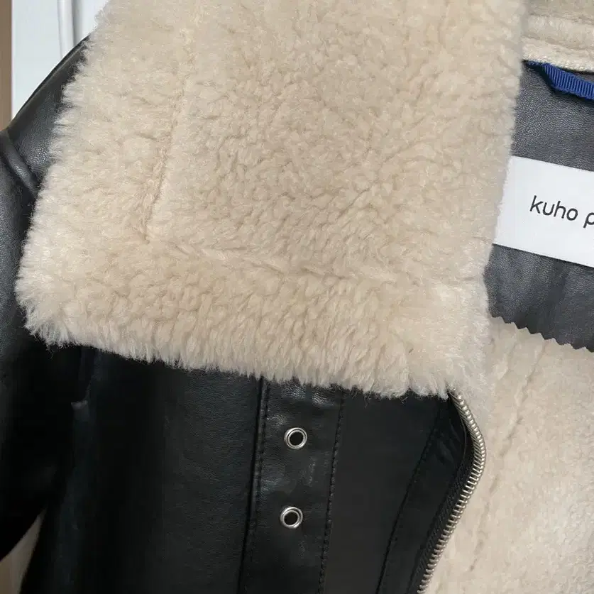 구호플러스 Signature Shearling Faux Leather J