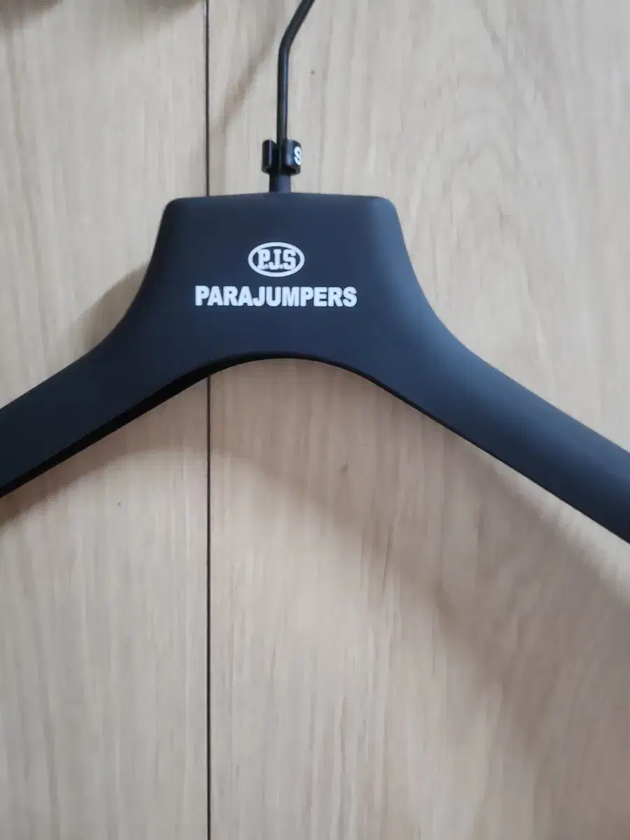 Parajumpers New and original hanger