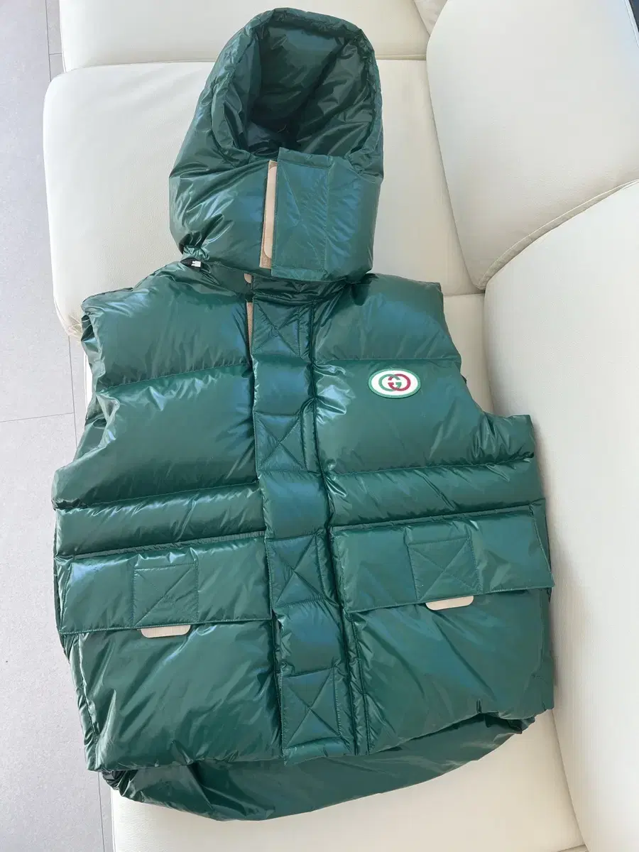 (Men) Gucci GGPatched vest with padded jo