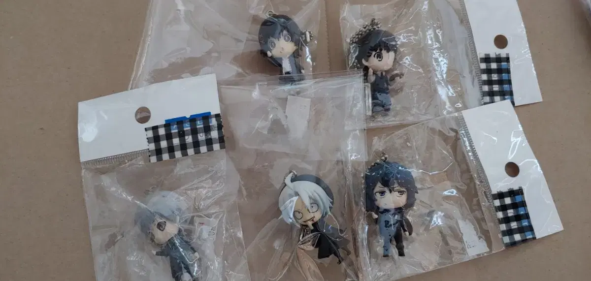 Tokyo Ghoul Figures keyring 5 pieces in bulk