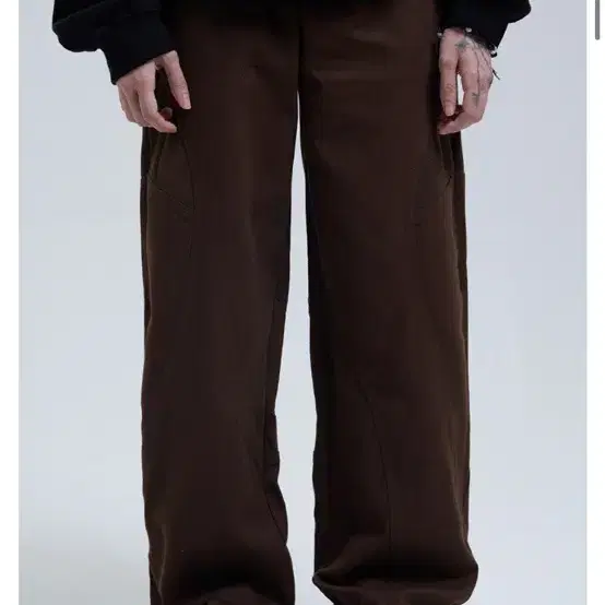 더 콜디스트 모먼트 line pants