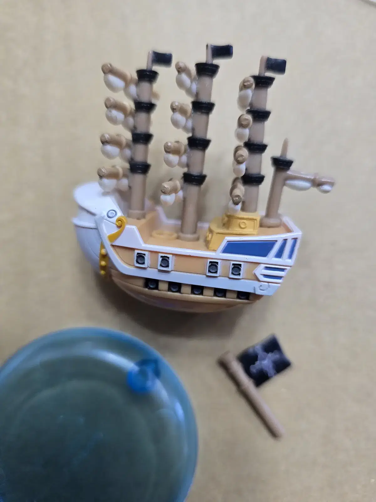 ONEPIECE Gacha Figure Collection YURA YURA Pirate Ship Moby Dick