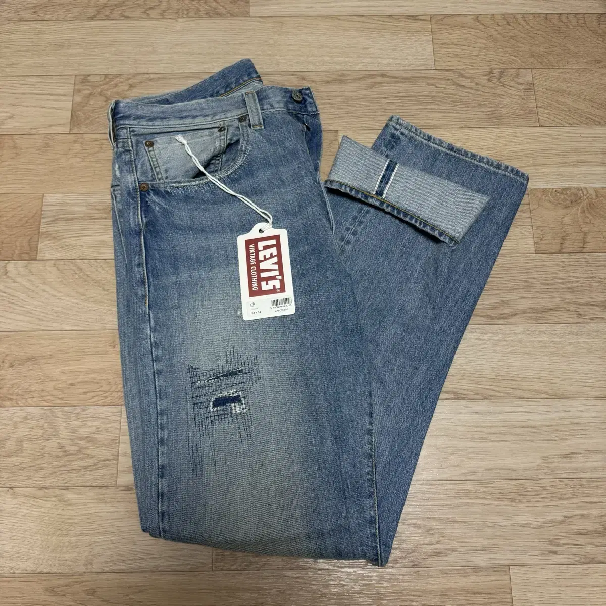 LVC 47501 34/34 White Noise Levi's for sale!