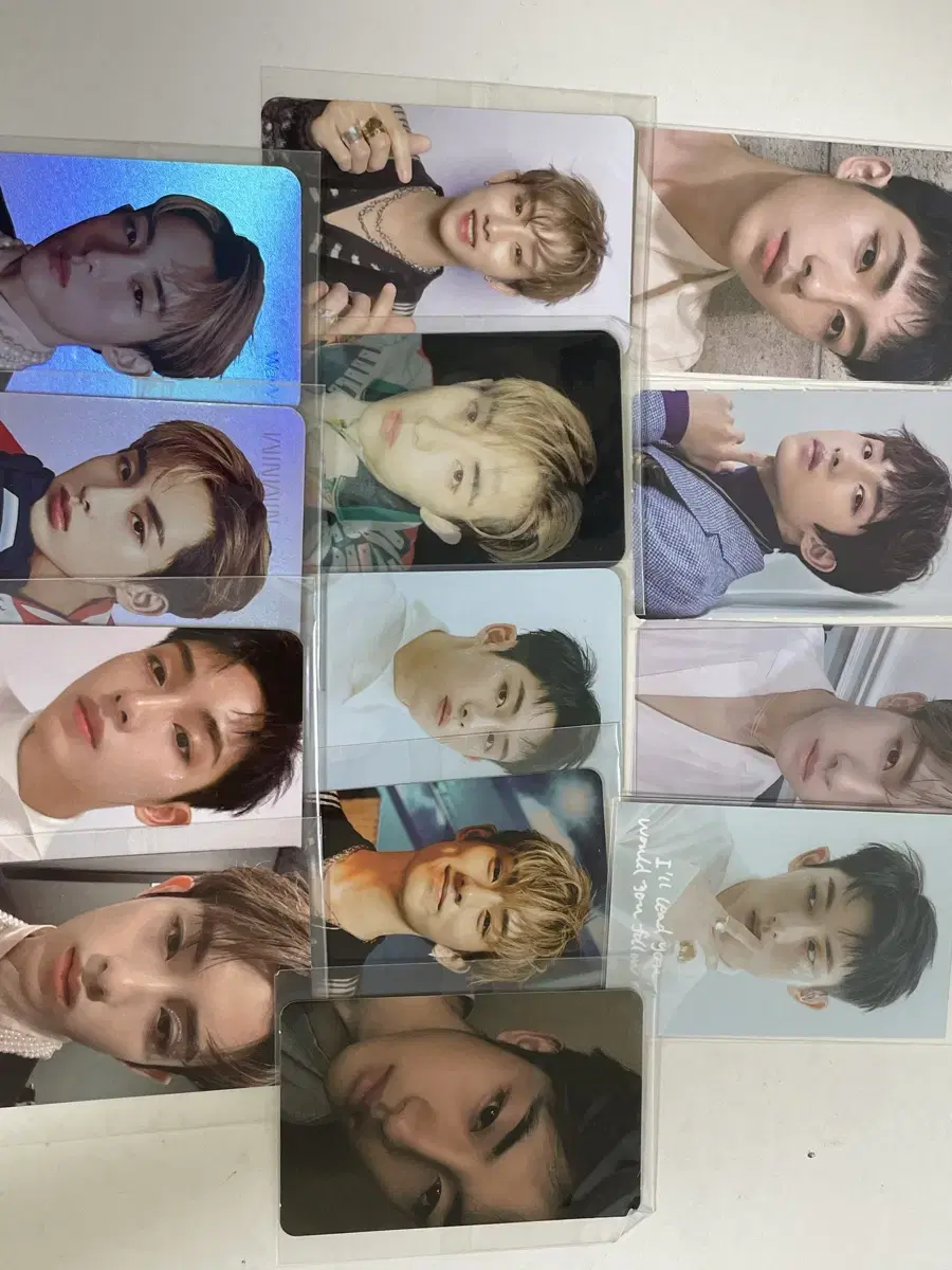 Way V winwin sells photocards