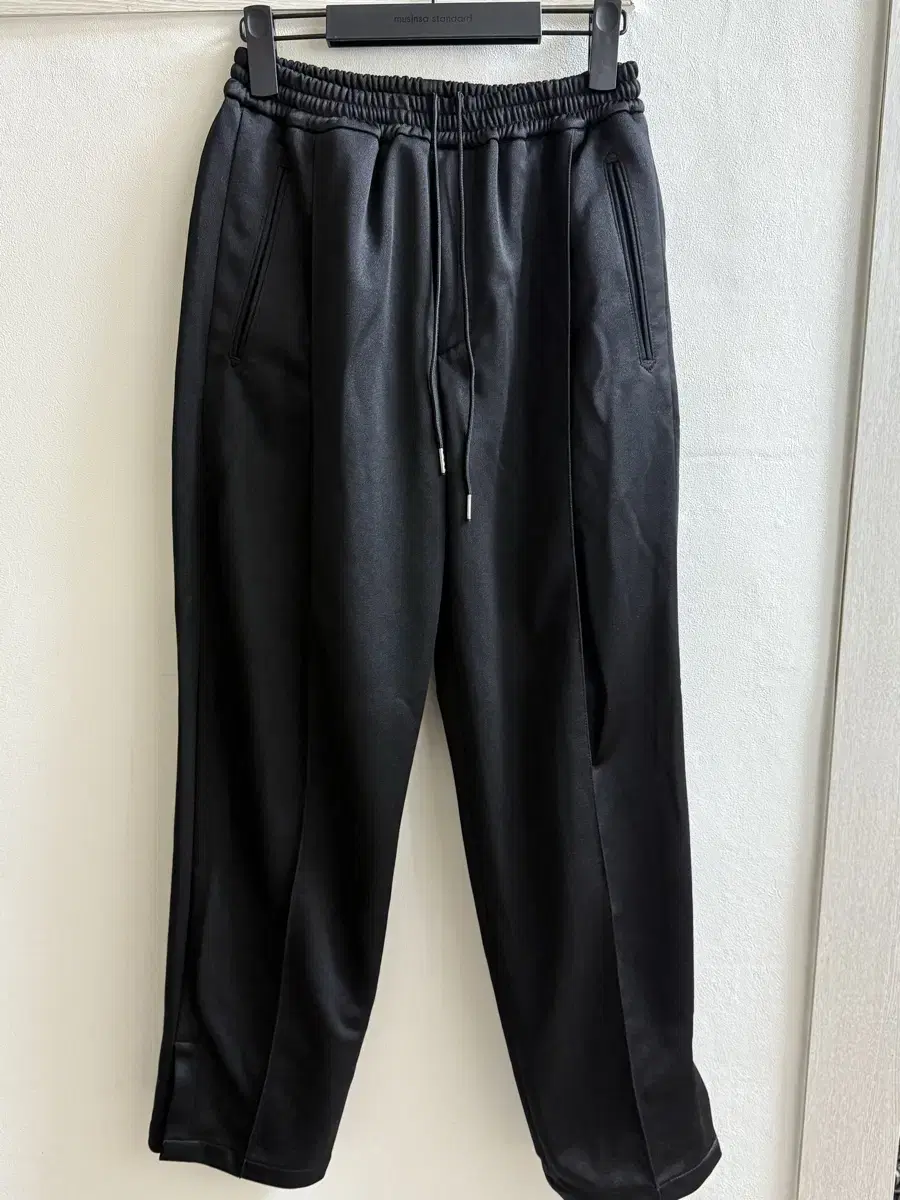 [Unused] Sustain jacquard jersey pants: Black / 1