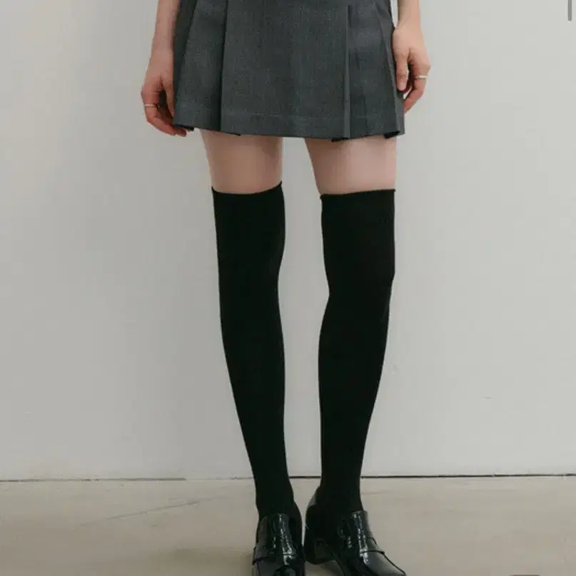 룩캐스트 헤리 플리츠 스커트 / HERY PLEATS SKIRT