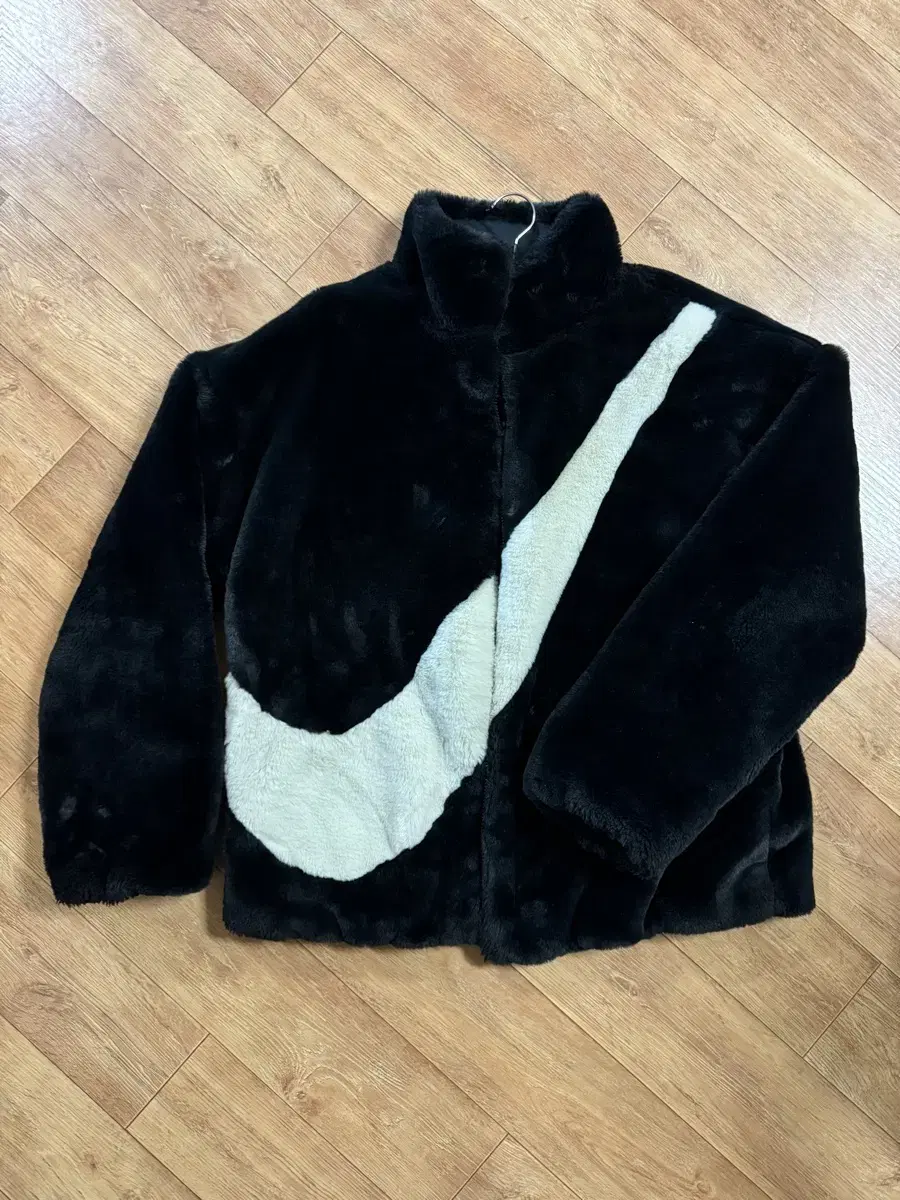 nike genuine fur jacket cost 22만원 Quick sale