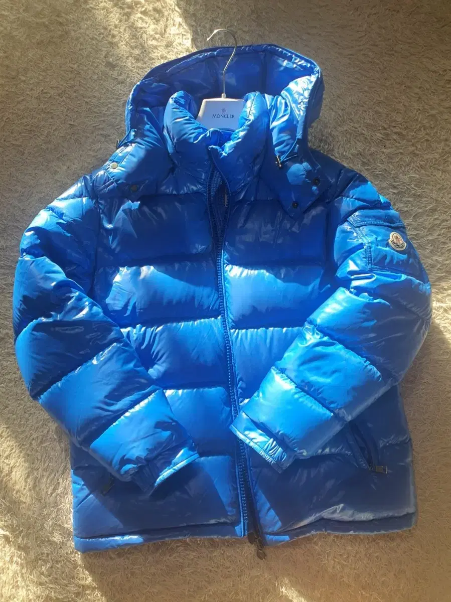 [4]Moncler maya sky blue size 4