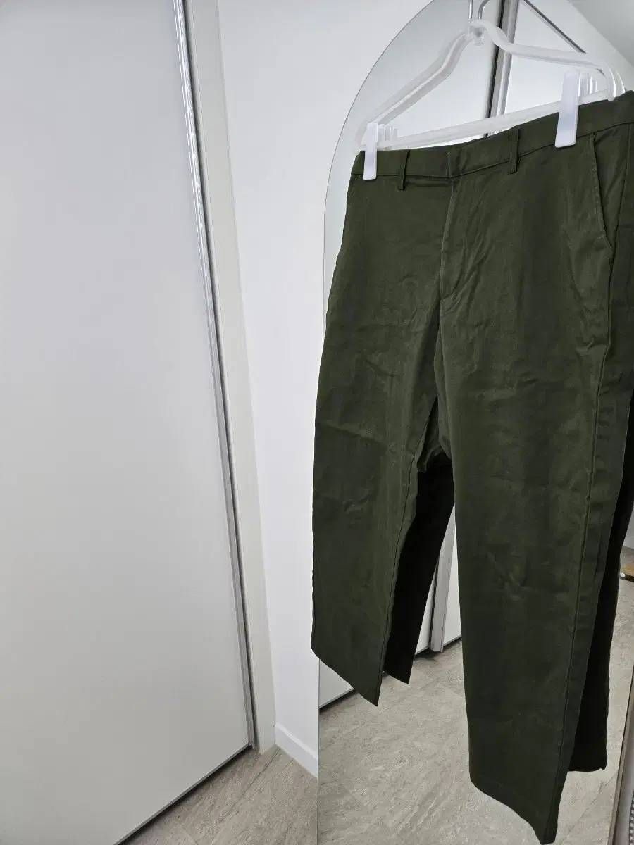 Unworn New) Uniqlo cotton pants size L