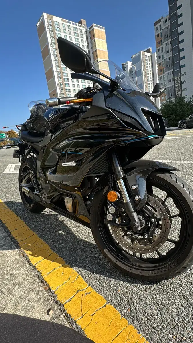 22년식 키로수 짧은 야마하 yzf R7 판매해요.