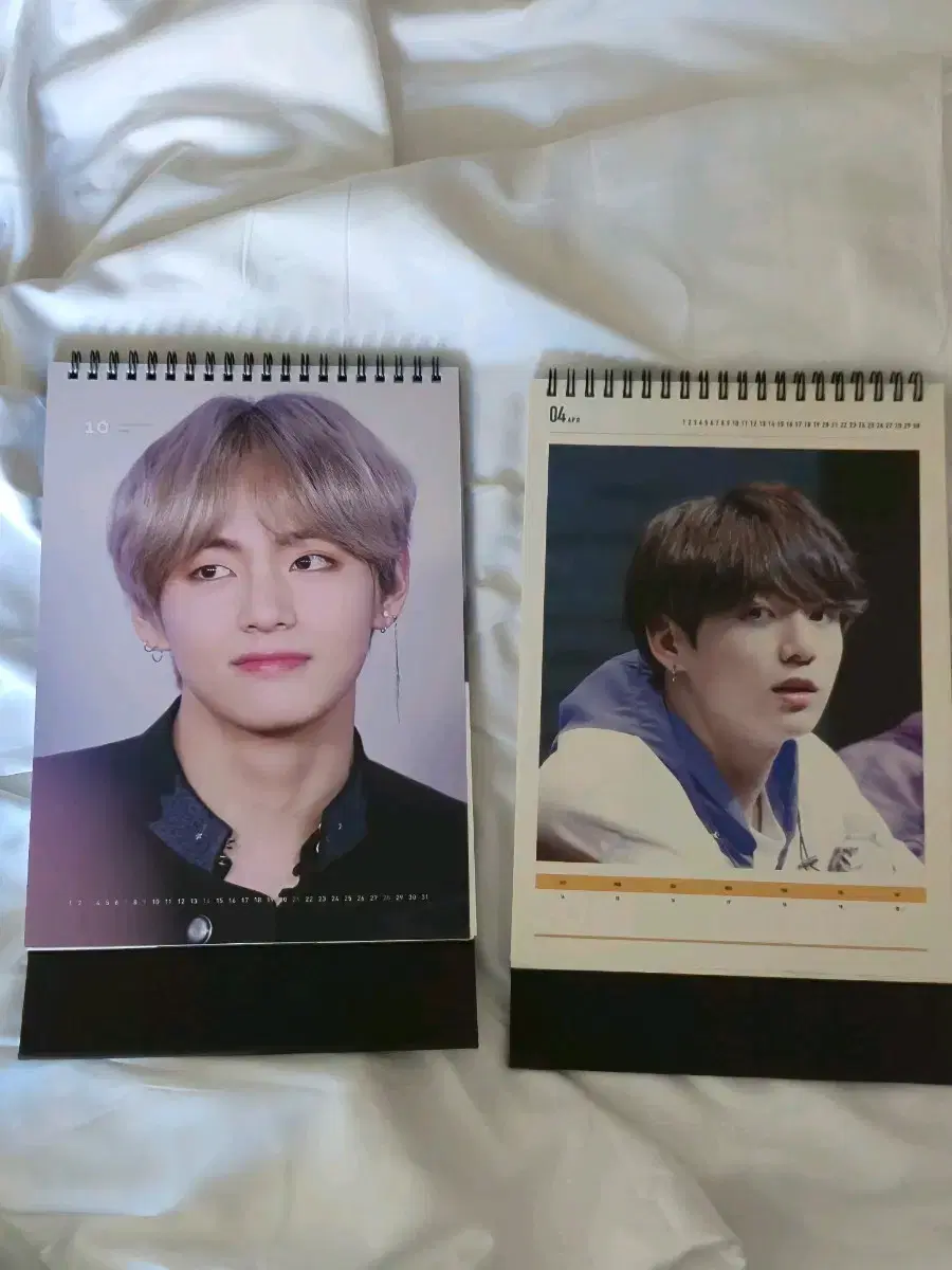 BTS Taehyung jungkook unofficial goods Desk Calendar