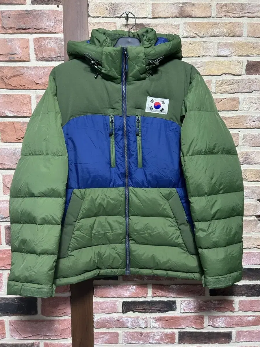 (95) The North Face Eiger National Team Down Jacket