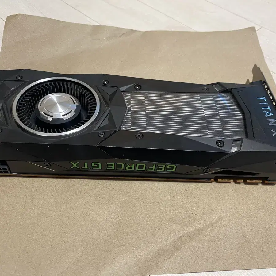 NVIDIA TITAN XP(1080ti급)