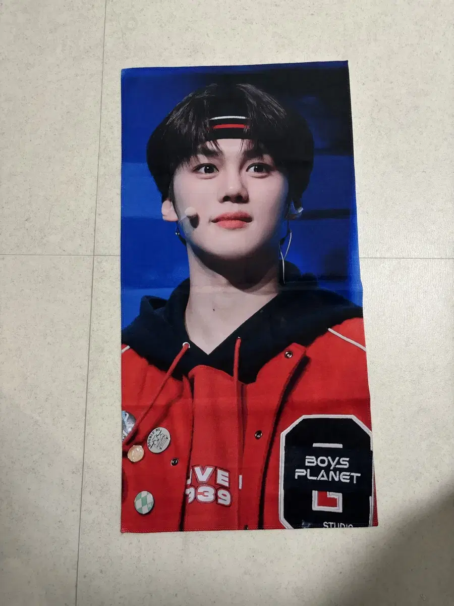 Zerobaseone kim gyuvin slogan wts sells