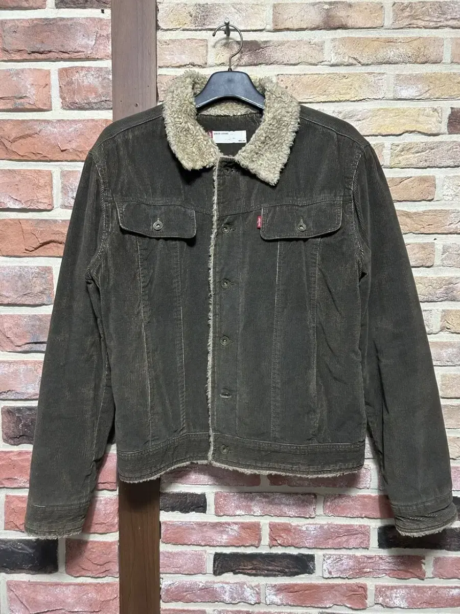 (L) Levi's Red Tab Pocket Corduroy Fleece Jacket