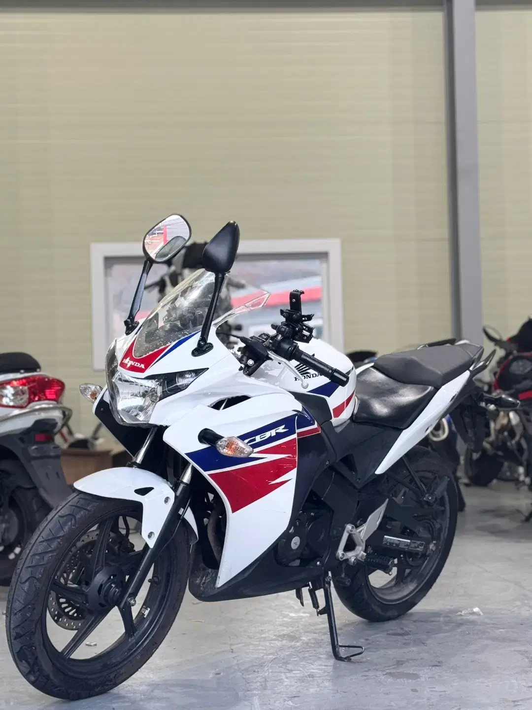 혼다 cbr125r 건담13년식 1만 순정차량 시세보다 저렴히 판매합니다