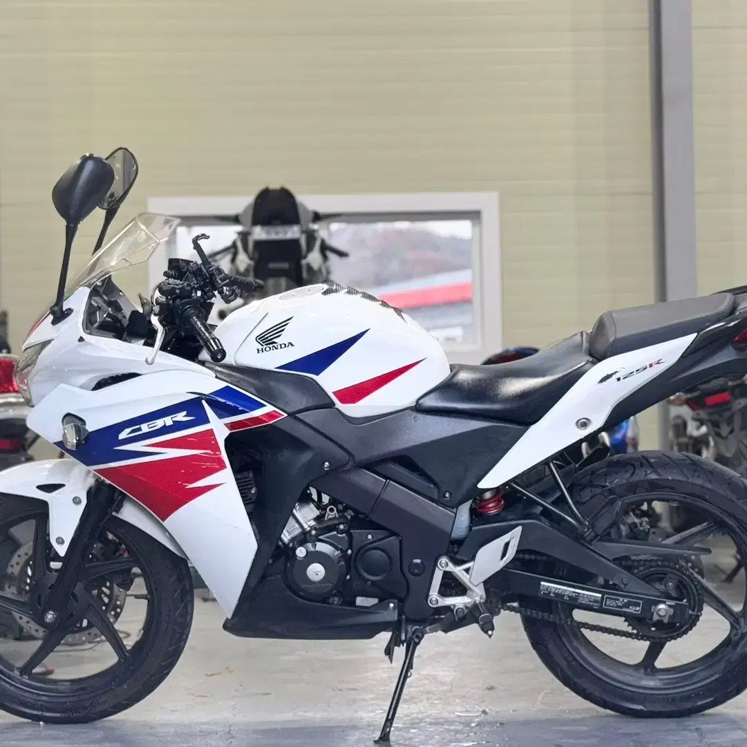 혼다 cbr125r 건담13년식 1만 순정차량 시세보다 저렴히 판매합니다