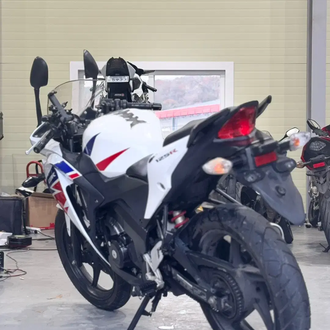 혼다 cbr125r 건담13년식 1만 순정차량 시세보다 저렴히 판매합니다