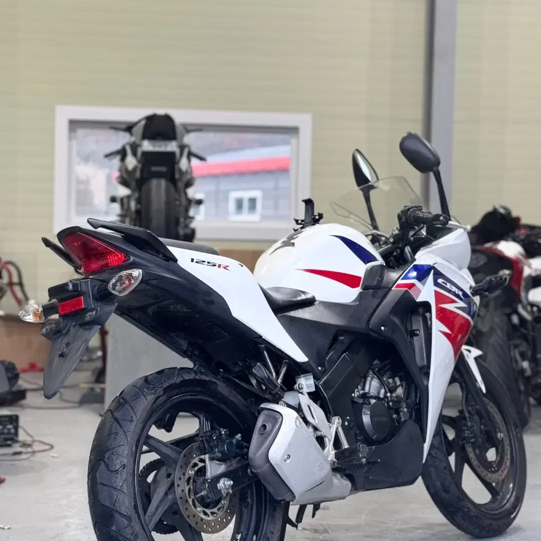 혼다 cbr125r 건담13년식 1만 순정차량 시세보다 저렴히 판매합니다