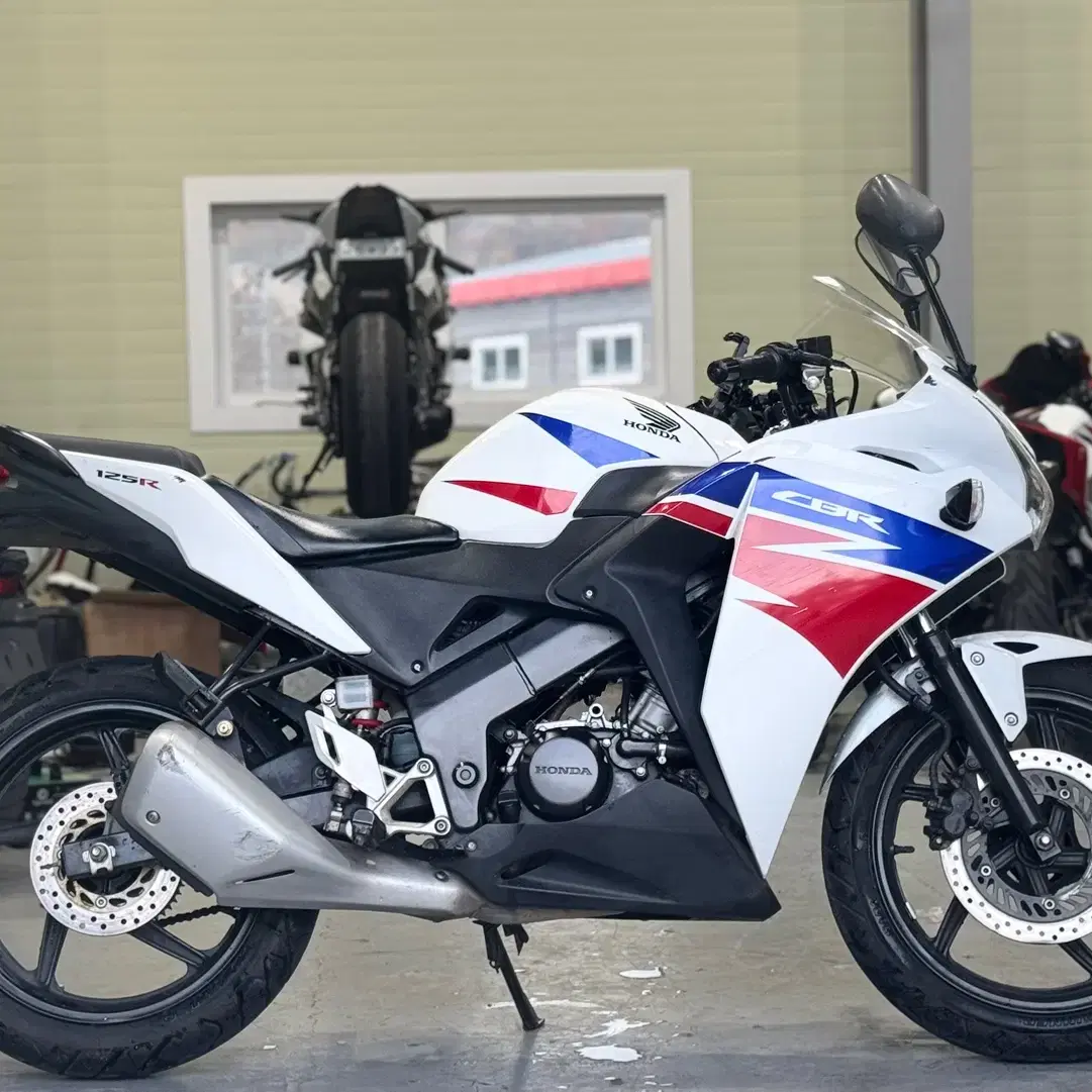 혼다 cbr125r 건담13년식 1만 순정차량 시세보다 저렴히 판매합니다