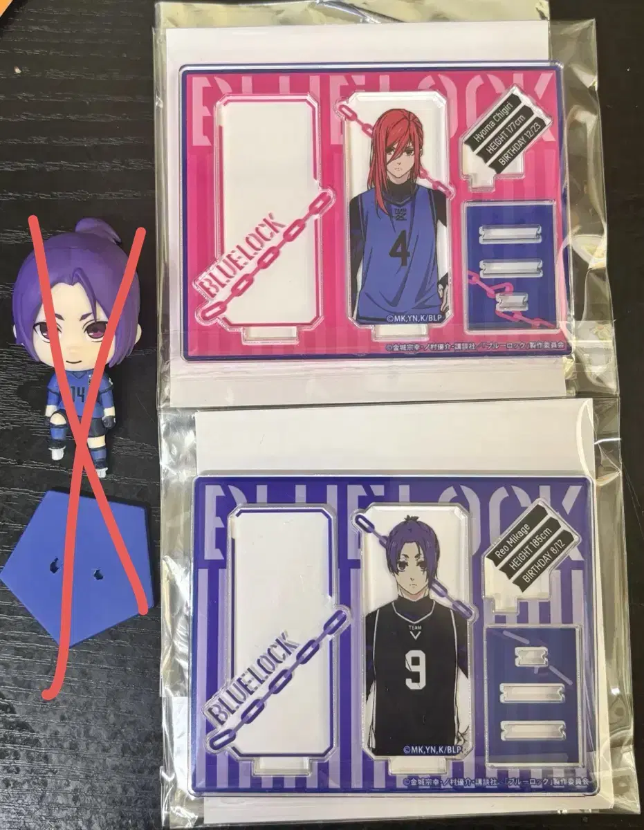 BLUELOCK Leo & Chigiri 3-Story Acrylic Stand Mini-figures