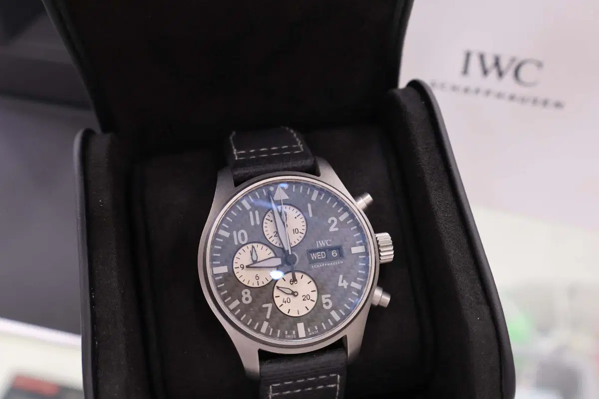 IWC 파일럿 크로노그래프 AMG 시계 IW377903 백화점구입 A+급