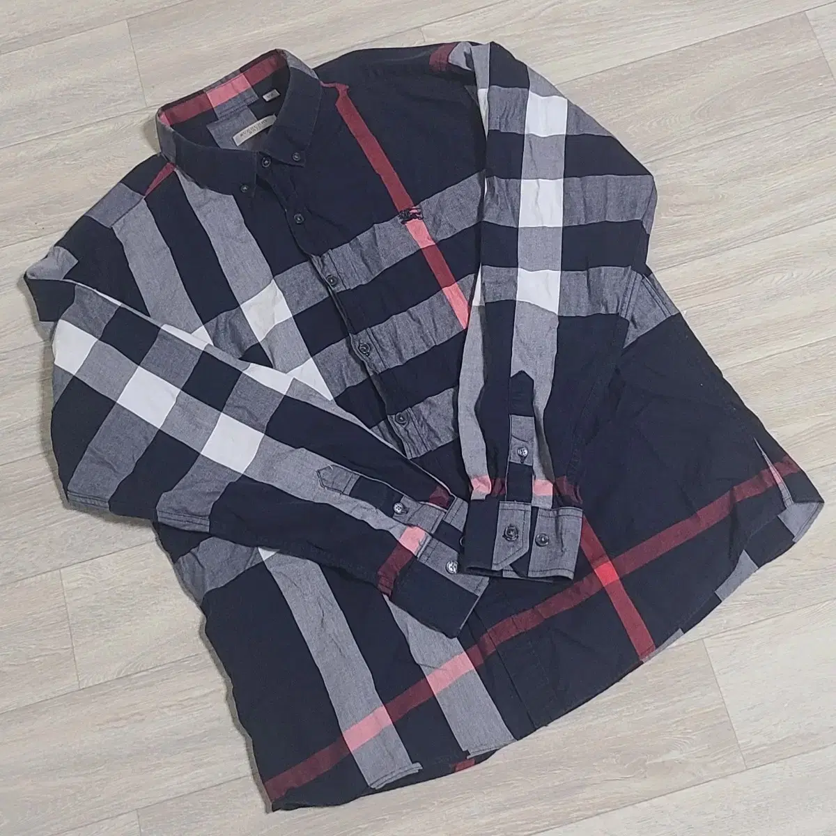 Burberry Men's Shirts to sell