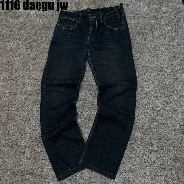 36/33-568 Levi's Jeans